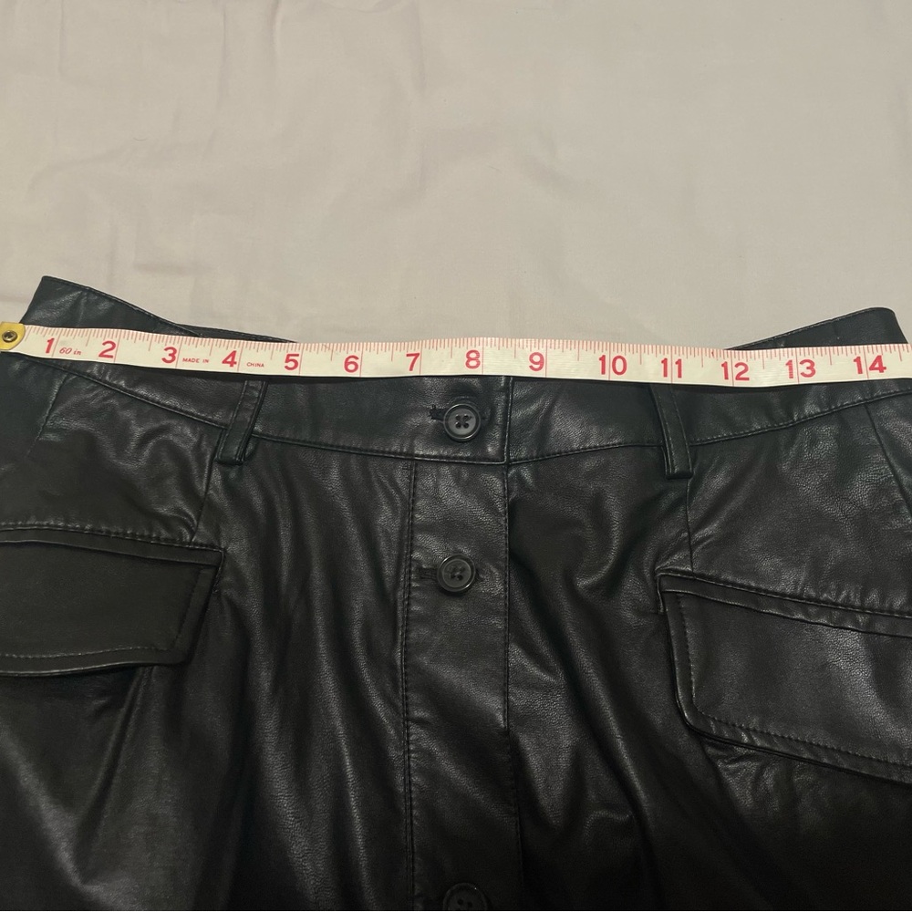 NWT Banana Republic Vegan Leather Midi Skirt with Buttons Black Size 6 - Picture 6 of 8